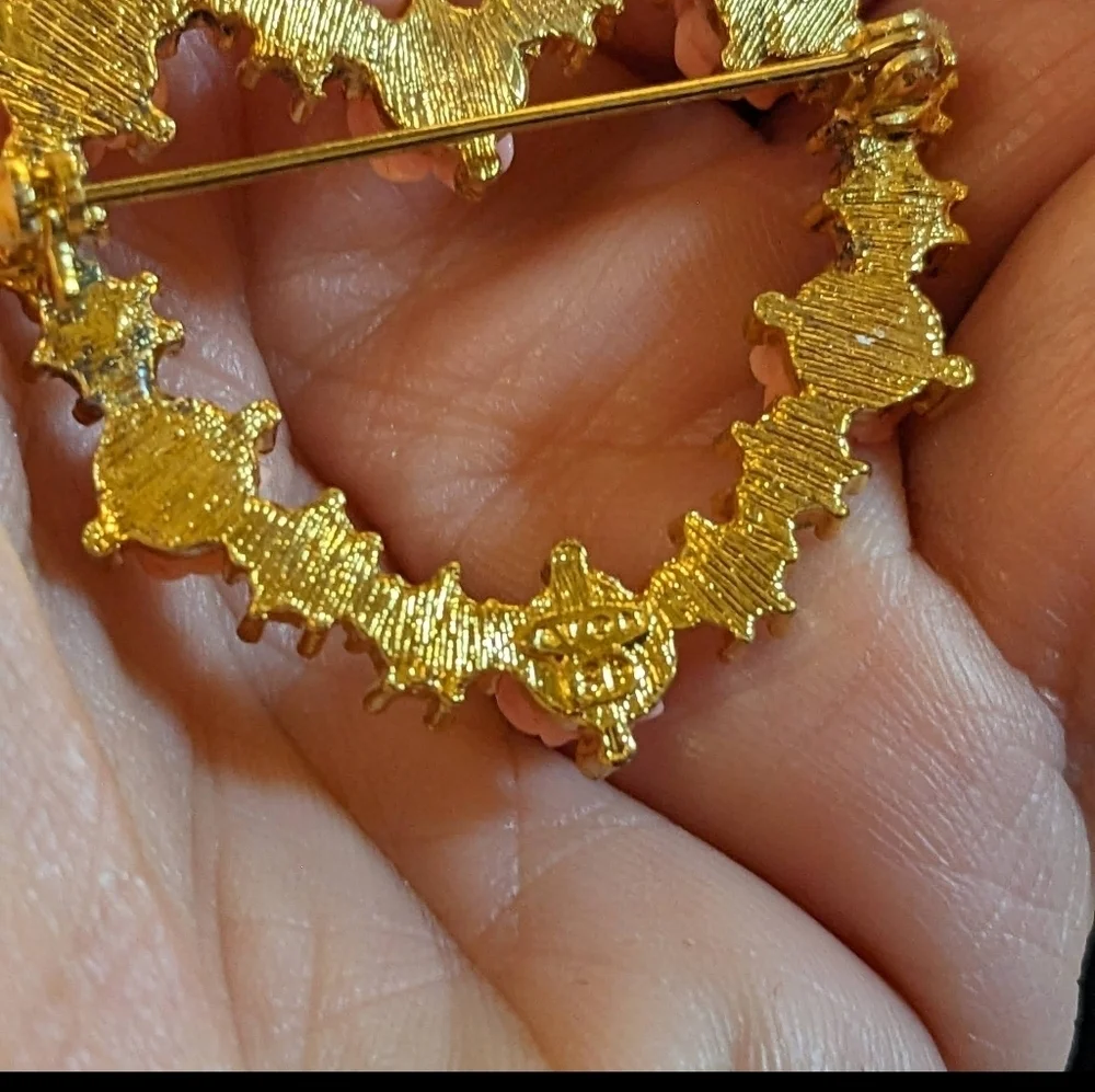 1990's Avon Rose Accented‎ Heart Pin